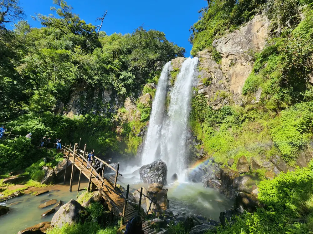 Cascada arcoíris