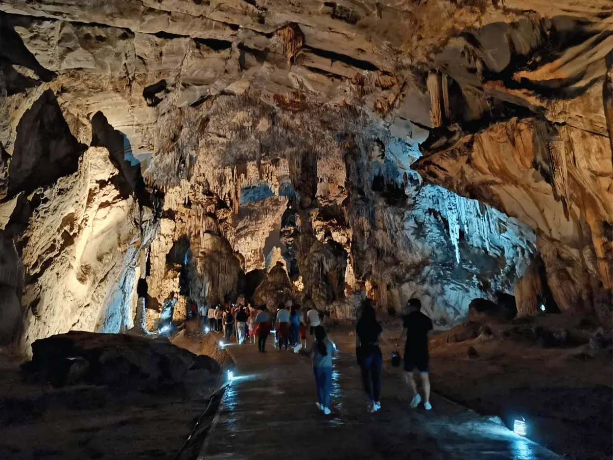 Recorrido en las Grutas