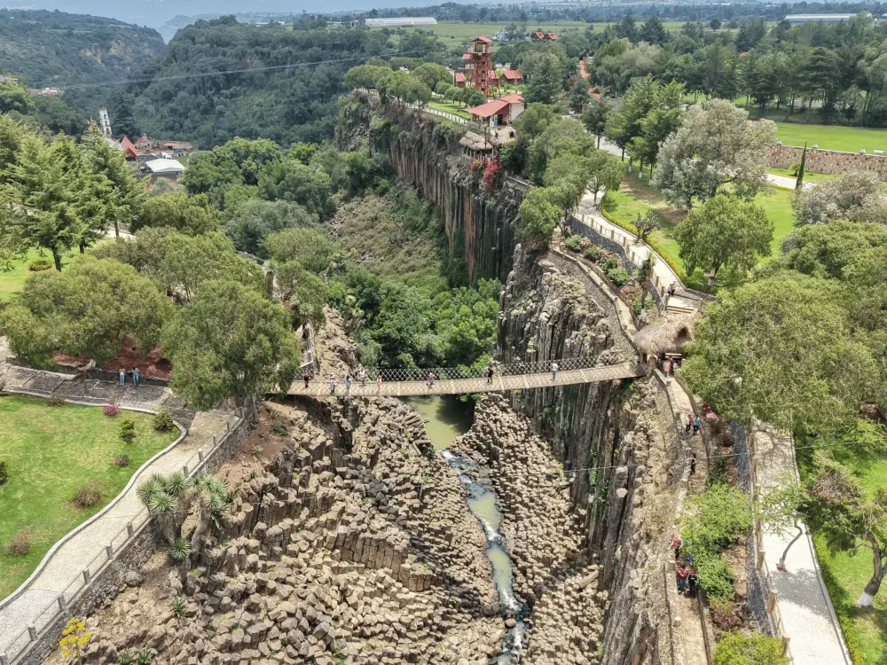 Panorámica de prismas basálticos